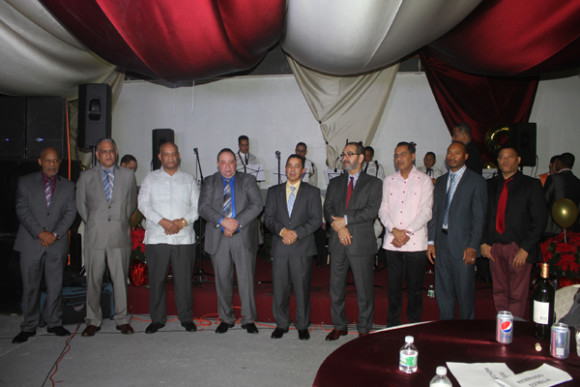 El ágape fue presidido por el presidente Antonio –Tuly- Cabrera; Julián Estrella, vicepresidente y director HC Bronx; José Miguel Rodríguez, director departamento finanzas; Fernando Reynoso, director HC Manhattan; Nicolás Núñez, director Bronx City Service; Bienvenido Ogando, director mercadeo y promoción; Francisco Aquino, Andrés y Ernesto Pérez, directores de vigilancia.