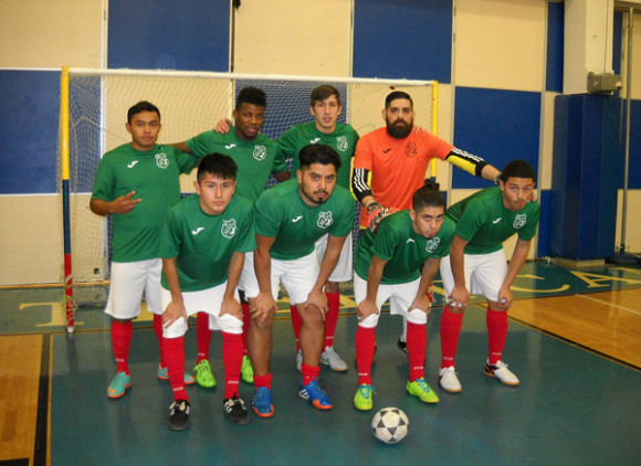Los integrantes del sexteto San Lorenzo que empez&oacute; con el a&ntilde;o buen 'pie' y goleando en el campeonato de la Liga Cristo del Consuelo. (Foto: Buki Chapin)