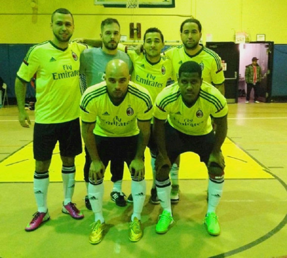 Integrantes del Atl&eacute;tico Juvenil que estuvo a punto de acabar con el invicto del Corinto F.C., pero terminaron empatando en el campeonato de la Brooklyn Champions League. (Foto Cortes&iacute;a: Chunta Zuazo)