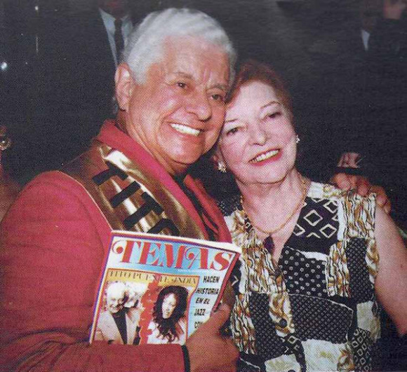 El nunca olvidado maestro Tito Puente con Lolita de la Vega.
