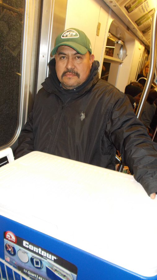 Xavier Cruz Olivera, oriundo de Oaxaca México, desde hace ocho años se dedica a la venta de los populares antojitos mexicanos en las calles de Manhattan y a pesar de los retos se encuentra muy contento y agradecido.