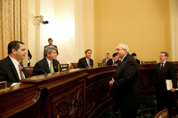 El 9 de julio de 2014 en una audiencia ante el Comité del Senado sobre Seguridad Nacional, Craig Fugate, Administrador de la Agencia Federal para el Manejo de Emergencias de Estados Unidos, dijo: "Estamos hablando de un gran número de niños, sin sus padres, que han llegado a nuestra frontera hambrientos, sedientos, exhaustos, asustados y vulnerables”.
