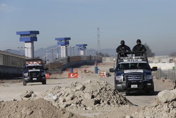 El Chapo Guzmán fue nuevamente recluido en la cárcel de máxima seguridad del Altiplano, de la que se fugó el 11 de julio del 2015, la cual según el gobierno mexicano, ha sido reforzada y es actualmente custodiada por agentes federales y del Ejército mexicano.