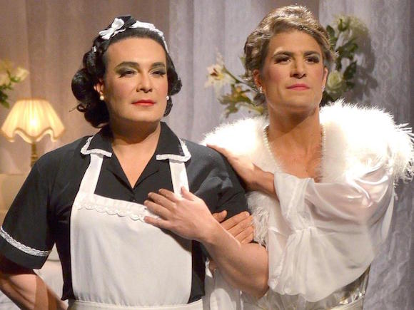 Mauricio Islas y Alex Sirvent en una escena de la pieza de Jean Genet.