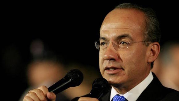 El expresidente mexicano Felipe Calderón volvió a arremeter hoy contra el aspirante presidencial estadounidense Donald Trump
