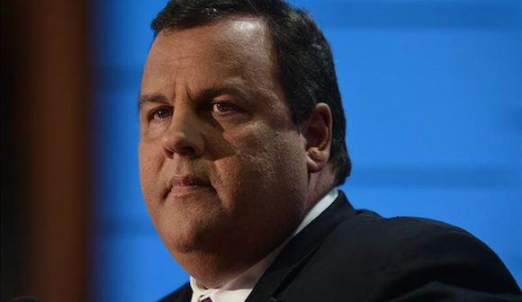 "Estoy orgulloso de estar aquí para respaldar a Donald Trump como presidente de Estados Unidos", afirmó Christie.