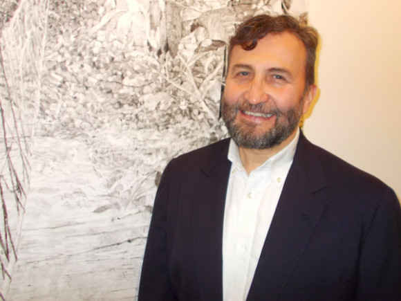 El Maestro Hugo Xavier Bastidas es miembro de la Academia Americana de Arte, catedr&aacute;tico y artista con varios reconocimientos de renombre, en el 2014 recibi&oacute; el &ldquo;Galo Plaza Award&rdquo; como valioso representante de la cultura latinoamericana en Estados Unidos.
