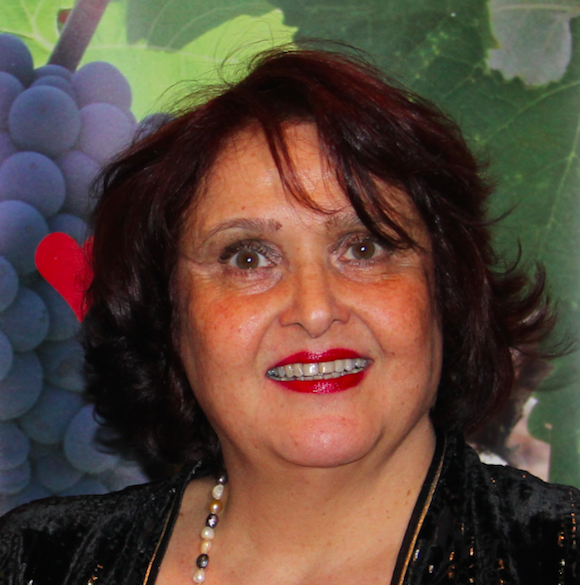 Nora Z. Favelukes (Argentina)