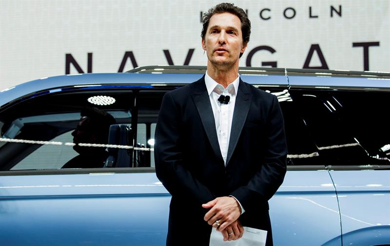 El actor estadounidense Matthew McConaughey durante la presentaci&oacute;n del Lincoln Navigator con motivo de la celebraci&oacute;n del Sal&oacute;n Internacional del Autom&oacute;vil de Nueva York (NYAS).