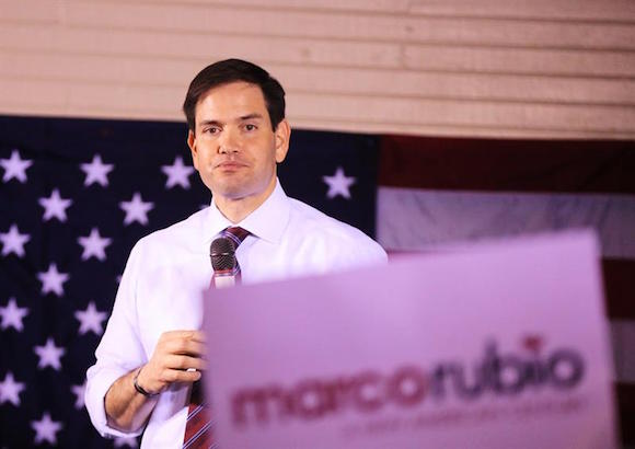 Marco Rubio habla en un mitin en Pensacola, Florida, EE.UU., el 12 de marzo de 2016. Florida, el estado natal de Rubio