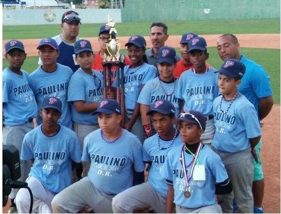 Miembros del equipo infantil que tuvo una destacada actuación en República Dominicana, ganando 14 juegos y conquistando el primer lugar en el torneo en San Cristobal.