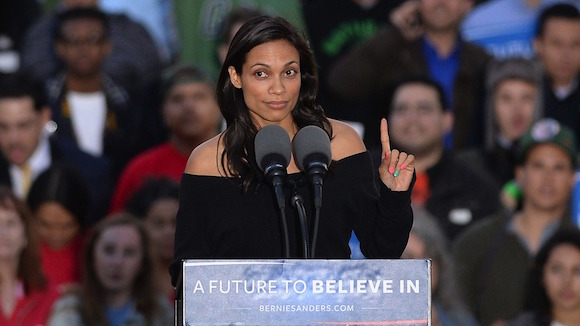 El senador estadounidense Bernie Sanders visit&oacute; Nueva York donde Rosario Dawson, Residente de Calle 13, y Spike Lee, entre otros, brindaron apoyo a su candidatura. 