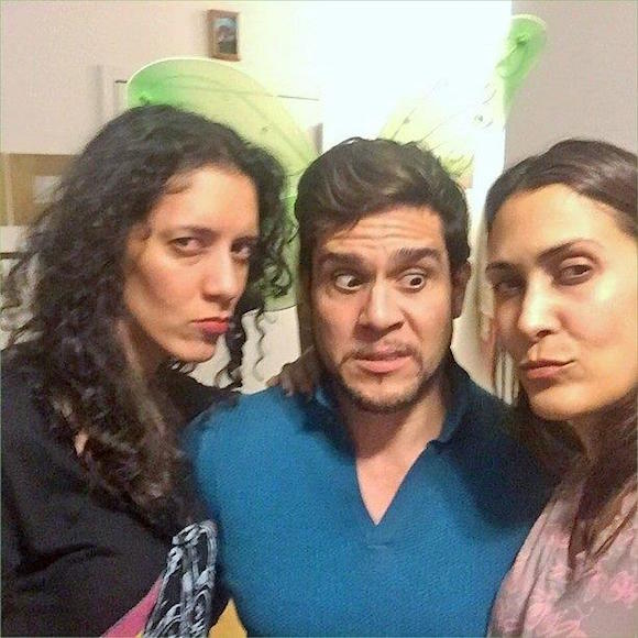 Edna Lee y Edmi junto a Johary Ramos, quien coreografió la pieza.