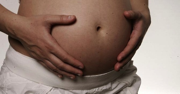Las adolescentes hispanas y negras se embarazan hasta en una doble proporci&oacute;n que las blancas, seg&uacute;n revela un informe