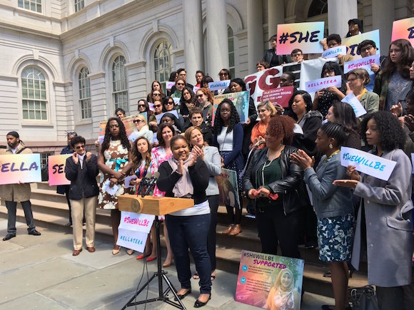 Por su parte Danielle Moss Lee, Presidente y CEO de YWCA y Comisionada de la Ciudad para Igualdad de Género, dijo que proyectos como este debería servir como un modelo para todas las comunidades que tratan de superar problemas sociales aparentemente insolubles. (Foto twitter @NYWomensFdn)