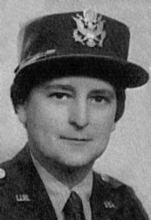 Mercedes O. Cubr&iacute;a, nacida en Guant&aacute;namo, Cuba, se convirti&oacute; en un ciudadano de Estados Unidos en 1924. Se uni&oacute; al WAC de en 1943 y sirvi&oacute; en los EE.UU. Contra Inteligencia recopilaci&oacute;n de informaci&oacute;n contra el enemigo. Se retir&oacute; en 1973 con el grado de Teniente Coronel.