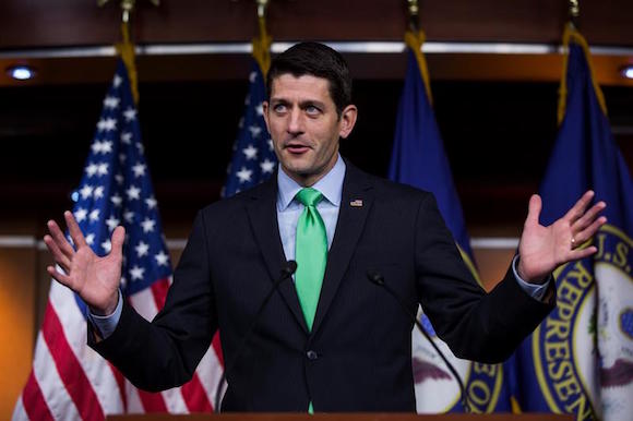  Fotograf&iacute;a de archivo del 28 de abril de 2016 de el presidente de la C&aacute;mara de Representantes, Paul Ryan, durante una conferencia de prensa en Washington (Estados Unidos). Ryan dijo a la prensa que "no est&aacute; listo" para apoyar la nominaci&oacute;n de Donald Trump como candidato por el Partido Republicano.