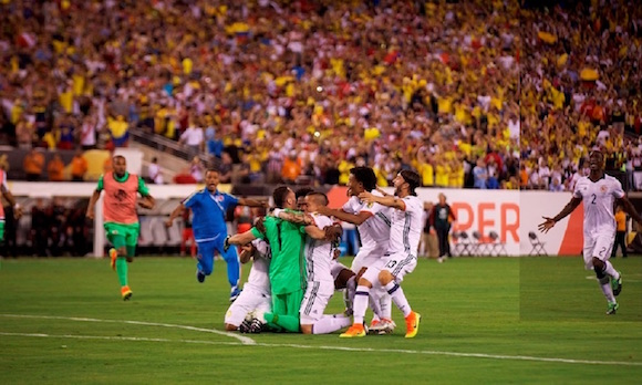 As&iacute; fue como los seleccionados colombianos celebraron la ganancia sobre Per&uacute; y el pase a la semifinal.