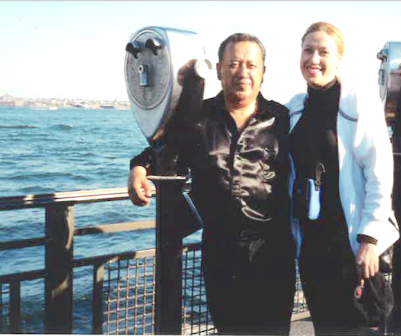 Ximena Hidalgo-Ayala junto a su padre, el artista y académico Lic. Arturo Hidalgo.