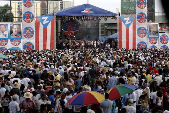 Vista del estadio Hiram Bithorn, durante la celebraci&oacute;n del XXIV D&iacute;a Nacional de la Salsa en la isla de Puerto Rico. 