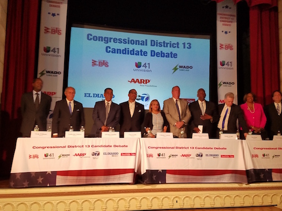 El debate congregó a: (Izq a der) Clyde Williams, Guillermo Linares, Adriano Espaillat, Tony Evans, Yohanny Cáceres, Adam Clayton Powell IV, Keith Wright, Sam Sloan, Suzan Johnson Cook, Mike Gallagher.