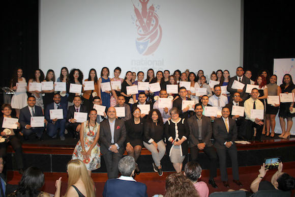 El Desfile Nacional Puertorrique&ntilde;o este a&ntilde;o 2016 entreg&oacute; becas a 60 estudiantes.