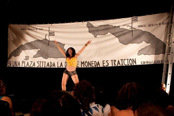 Fotograma de "Cubalandia" última obra presentada por el grupo cubano El ciervo encantado.