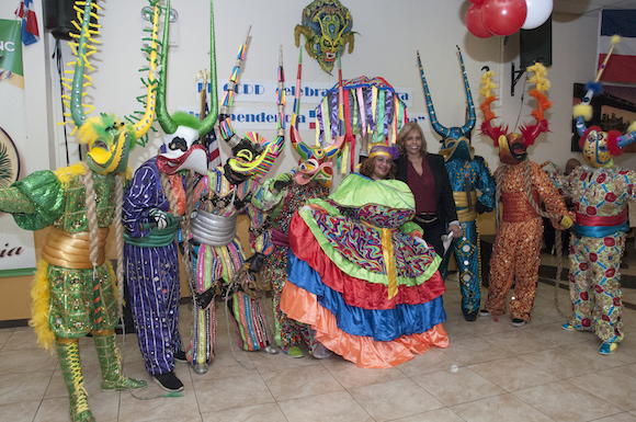 El Centro Cultural Deportivo Dominicano participará con una carroza colorida en el tradicional desfile de la Gran Parada Dominicana del Bronx.
