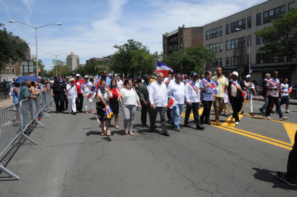 Una multitud de banderas tricolor de la Rep&uacute;blica Dominicana se exhibieron el pasado domingo 24 de julio por el centro de la avenida Grand Concourse, en la celebraci&oacute;n de la edici&oacute;n 27 la Gran Parada Dominicana del Bronx.