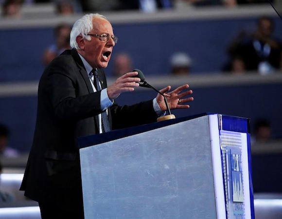 El excandidato a la presidencia de Estados Unidos y senador por Vermont, Bernie Sanders, habla durante la primera jornada de la Convenci&oacute;n Nacional Dem&oacute;crata 2016.