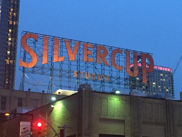 Los estudios Silvercup inauguraron hoy su tercer centro de grabaci&oacute;n en la ciudad de Nueva York que tendr&aacute; su sede en un antiguo almac&eacute;n en el sur del condado de El Bronx. Foto Facebook Silvercup Studios.