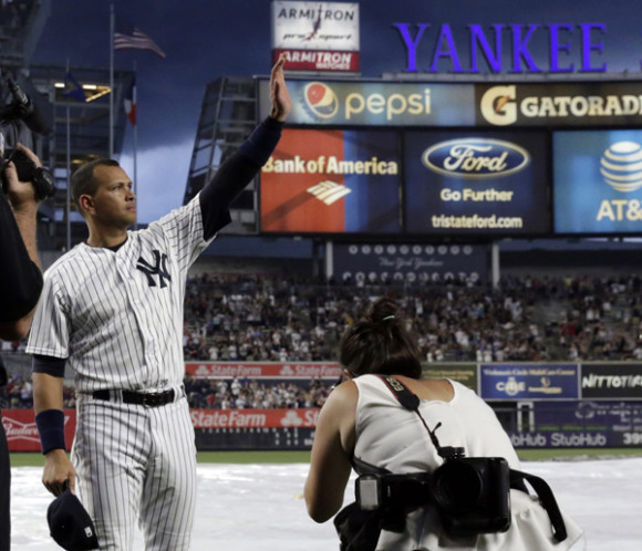 Alex Rodr&iacute;guez en su despedida como pelotero de los Yankees de Nueva York.