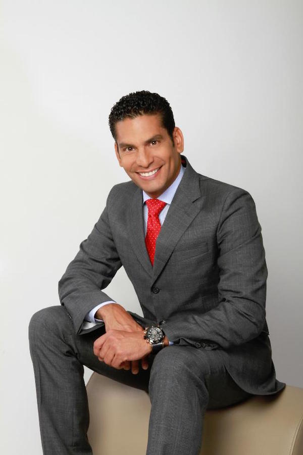 El comunicador cubano Ismael Cala. Foto Facebook.