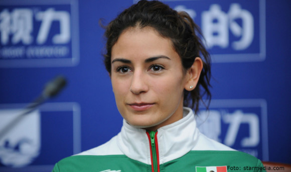 Paola Espinosa  (31) atleta que represent&oacute; a M&eacute;xico en los Juegos Ol&iacute;mpicos Atenas 2004, Beijing 2008 y Londres 2012 en Londres, ganadora de dos medallas, una de plata y una de bronce en nataci&oacute;n, ha participado en los Panamericanos y ganado trece medallas, ocho de oro. Es sin duda uno de los tesoros del equipo ol&iacute;mpico mexicano.