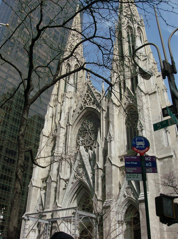 La bas&iacute;lica de San Patricio, la m&aacute;s antigua de Nueva York y situada en el sur de Manhattan, ha puesto por primera vez a la venta un pante&oacute;n familiar en sus catacumbas por 7 millones de d&oacute;lares.