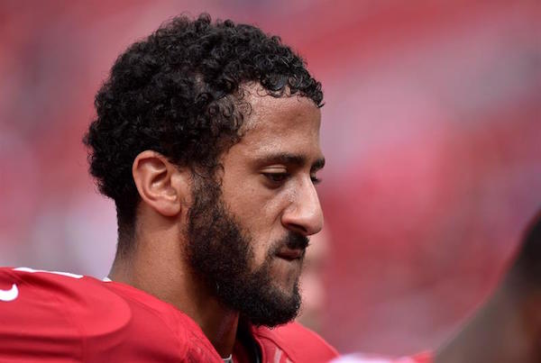 En la imagen, el mariscal de campo de los 49ers de San Francisco Colin Kaepernick. EFE/Archivo