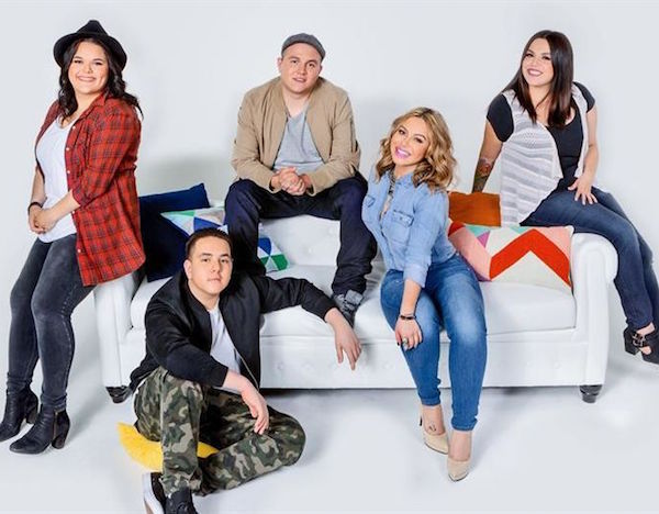 La familia de Jenni Rivera responde a quienes les critican por lucrarse con la muerte de la cantante al asegurar que el dinero que ganan con los proyectos relacionados con la artista se destina a una fundaci&oacute;n sin fines de lucro y a los cinco hijos de la "Diva de la Banda". EFE/NBC UNIVERSO
