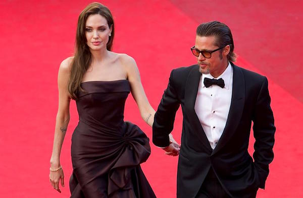 Fotografía de archivo fechada el 16 de mayo de 2011 que muestra a la actriz Angelina Jolie (i), y al actor estadounidense, Brad Pitt (d).