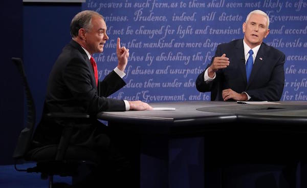  Los candidatos a la Vicepresidencia de EE.UU., el republicano Mike Pence (d) y el dem&oacute;crata Tim Kaine (i), participan en el &uacute;nico debate.