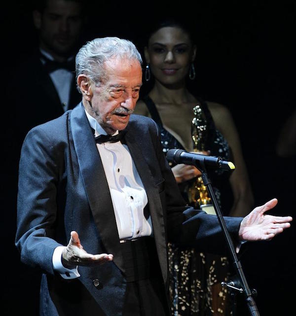 - Fotograf&iacute;a de archivo de mayo de 2013 del actor mexicano Mario Almada durante la recepci&oacute;n del Ariel de Oro en Ciudad de M&eacute;xico (M&eacute;xico). El actor Mario Almada, el justiciero m&aacute;s famoso del cine mexicano, muri&oacute; a los 94 a&ntilde;os de edad de un paro card&iacute;aco en su casa de Cuernavaca.
