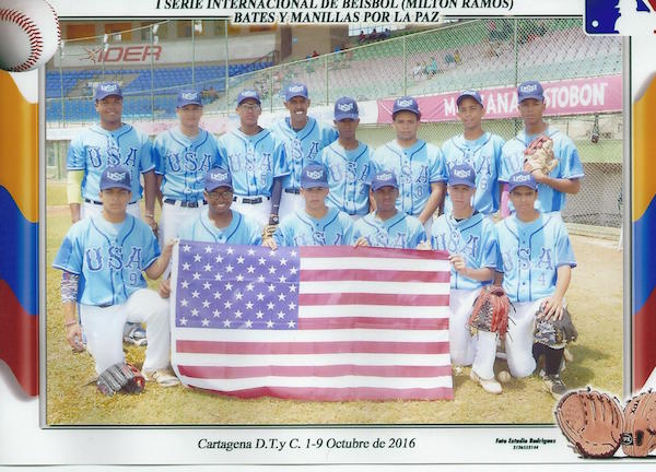 EN COLOMBIA: Integrantes de la escuadra de Estados Unidos, representada por la Liga Rolando Paulino de Nueva York.