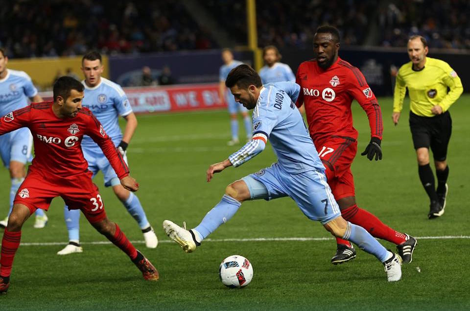Poco despu&eacute;s, Toronto emul&oacute; al Impact, con una paliza por 0-5 sobre el New York City, gracias al "hat trick" del delantero italiano Sebastian Giovinco, para completar un escandaloso global de 7-0.