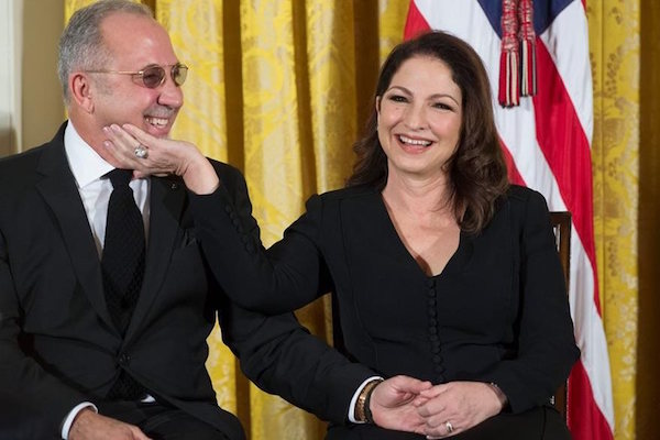 Los m&uacute;sicos cubano-estadounidenses Gloria Estefan (d) y Emilio Estefan (i). EFE/Archivo 