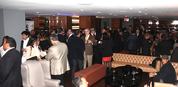 A la exclusiva reunión en homenaje a Frank García en el Club DV, asistieron líderes empresariales, corporativos y comunitarios, comprometidos con el crecimiento de las empresas hispanas del Estado y en todo el país.