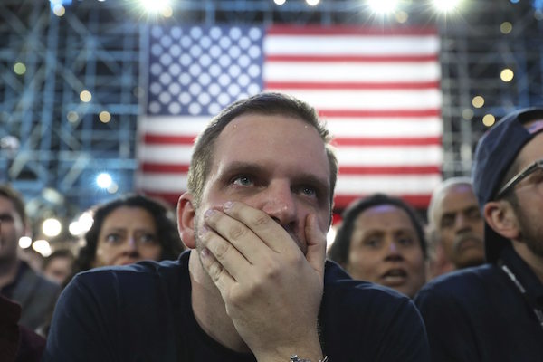 Simpatizantes de Hillary Clinton quedaron en estado de 'shock' despues de recibir los resultados de la elecci&oacute;n presidencial. 
