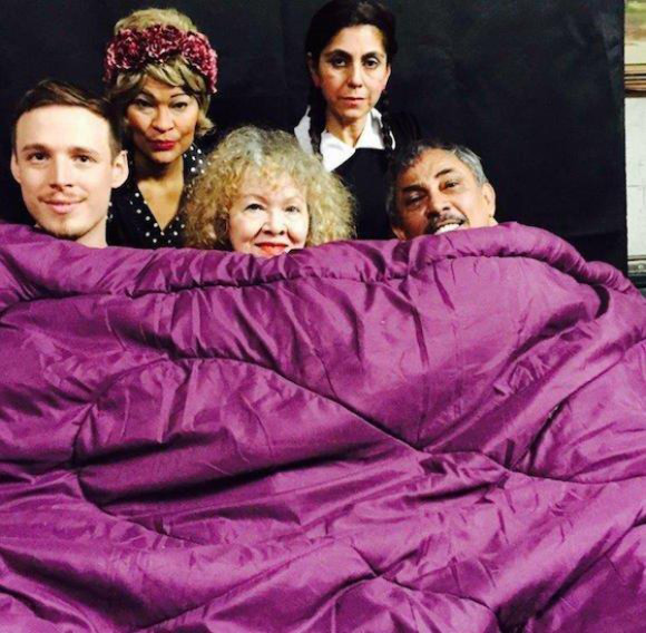 Axel Tang, Ingrit Pérez, Cecill Villar, Piedad Castaño y Edison Carrera, en "Cama para tres", Comedias Cecill Villar, Teatro TEBA.
