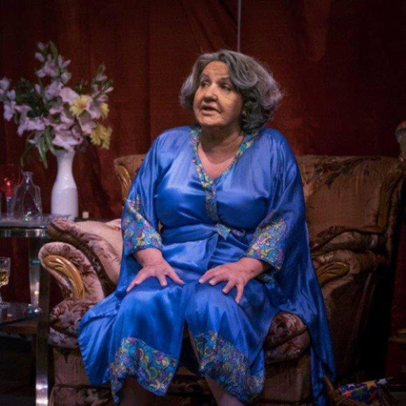 Soledad López en "Se vende apartamento con inquilino", Thalia Spanish Theatre.