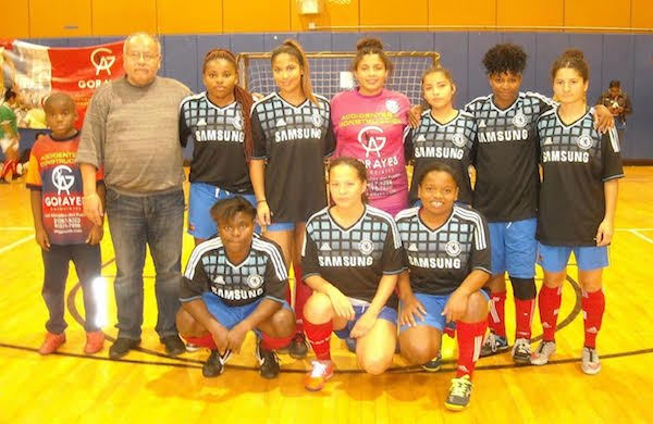 Las jovencitas del Alianza Per&uacute; dirigidas por el Profesor Alfredo Beltr&aacute;n, representando la Liga HonduBronx, gole&oacute; al Azteca de la Azteca Youth Soccer League, con goles de Sasha Rafiki (3), Happy Amadu (2), Jasmin Cornel (2), Eva Murillo y Rose Lee; Partido correspondiente al inter-ligas copa Libertador, organizado por Chunta Zuaso. (Foto Buki Chap&iacute;n).