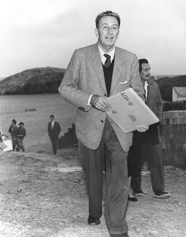 Durante su viaje a Barcelona, el productor Walt Disney en CadaquÈs.