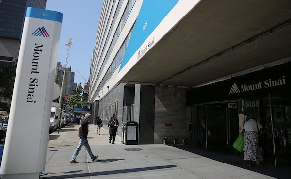 El 69 % de los hispanos est&aacute; a favor de medidas en Estados Unidos que permitan la ayuda m&eacute;dica para que pacientes con enfermedades terminales acaben voluntariamente con sus vidas, seg&uacute;n una encuesta publicada hoy.